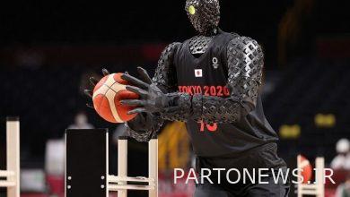 نمایش ربات بسکتبالیست بین دیدار دو نیمه بازی ایران و امریکا