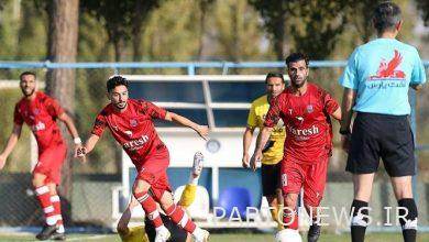 Textile and Sepahan draw in Golgohar field / Yellow jersey striker jokes with rejected referee