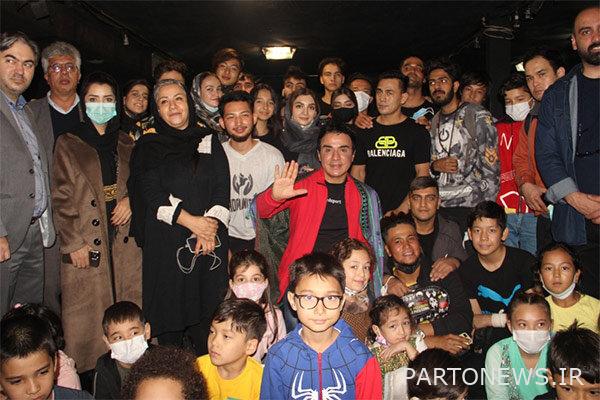 ذهب العم بورانج بين الأطفال الأفغان / يحتفل بحب الأطفال - وكالة مهر للأنباء |  إيران وأخبار العالم