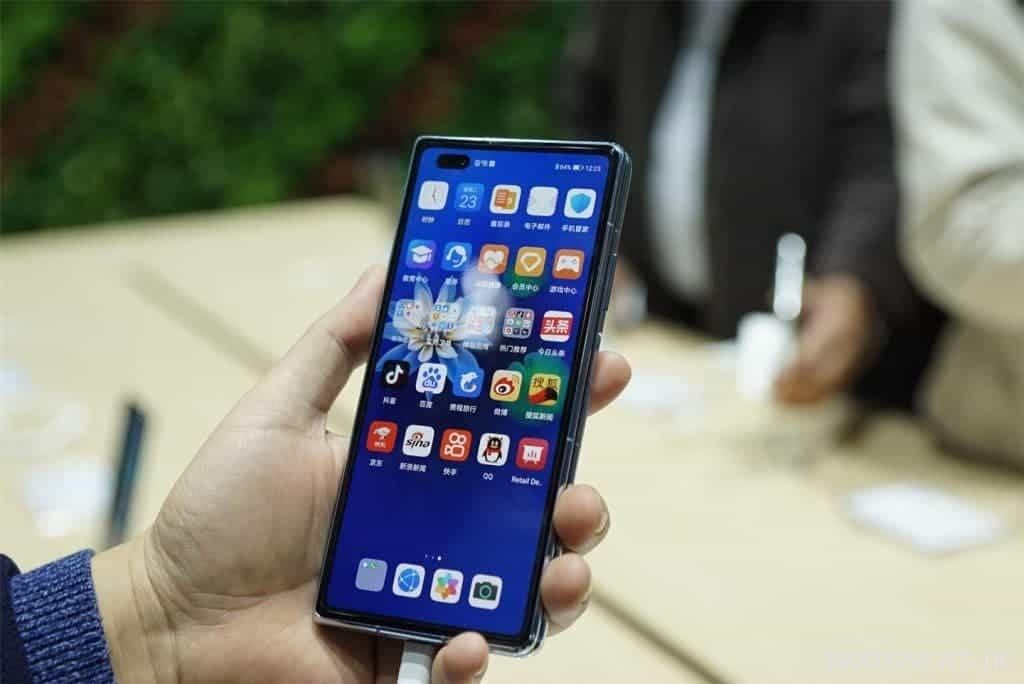 الهاتف الذكي Huawei clamshell للتنافس مع Xiaomi و Oppo و Vivo clamshells - Chicago