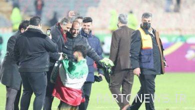 فیلم |  Valuable move of the national team defenders;  Amir Abedzadeh kisses his father's hands