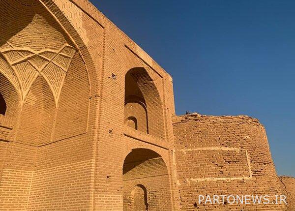 دیرگچین 2 - "Mother of Iranian caravanserais" He is injured Dirgchin Caravanserai