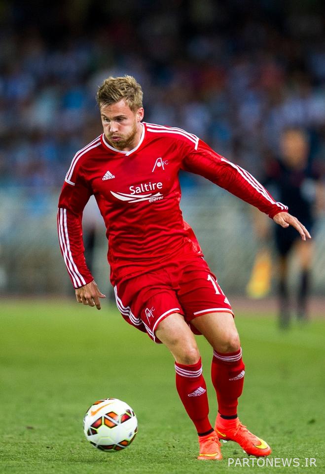 گودویلی که اکنون 32 سال دارد با رایت روورز قرارداد بسته است