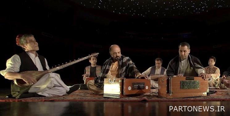 الفنانون الأفغان المقيمون في إيران يقدمون حفلات موسيقية / هرات نايتنجيل تجمع بين الغناء الإيراني وأغنية هراتي