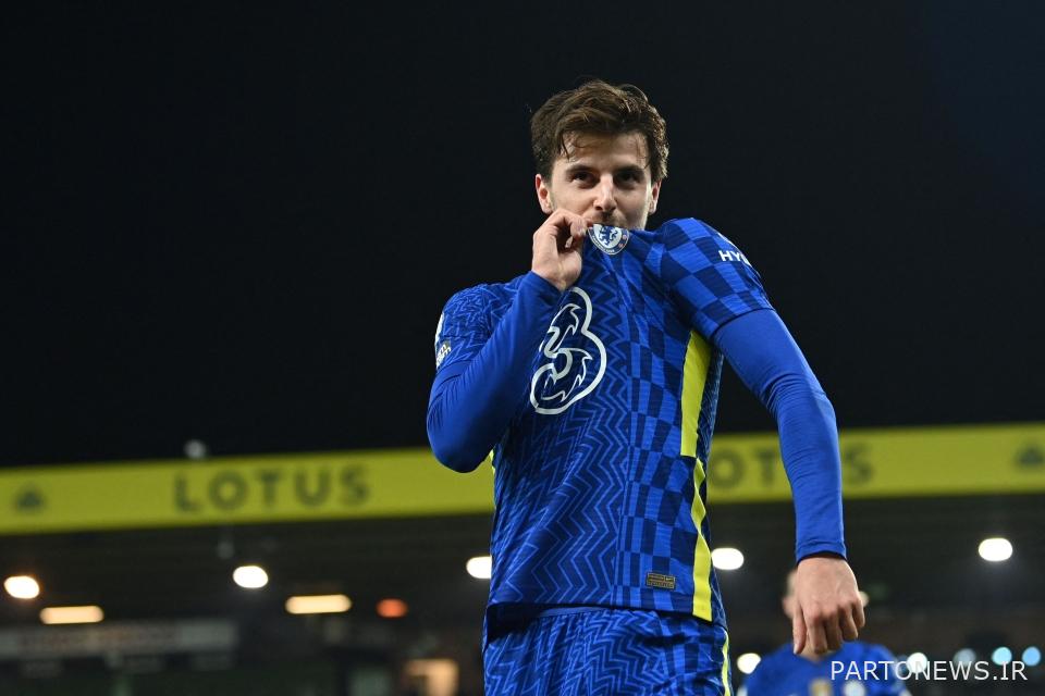 مونت نتیجه را 2-0 کرد و در حالی که جشن می گرفت، نشان را بوسید