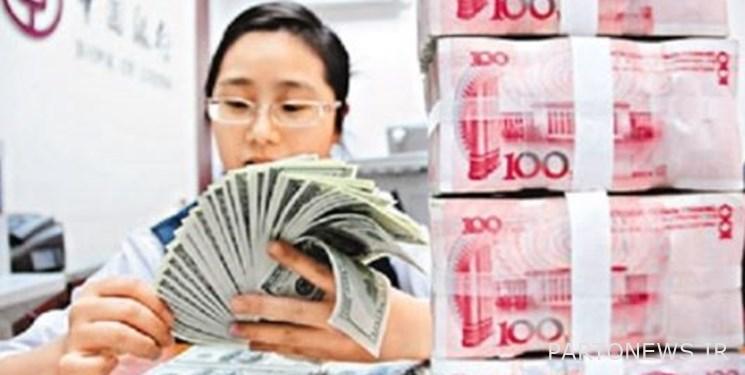 The shift of the Russian people from the dollar and the euro / the opening of bank accounts to the yuan in Russia increased