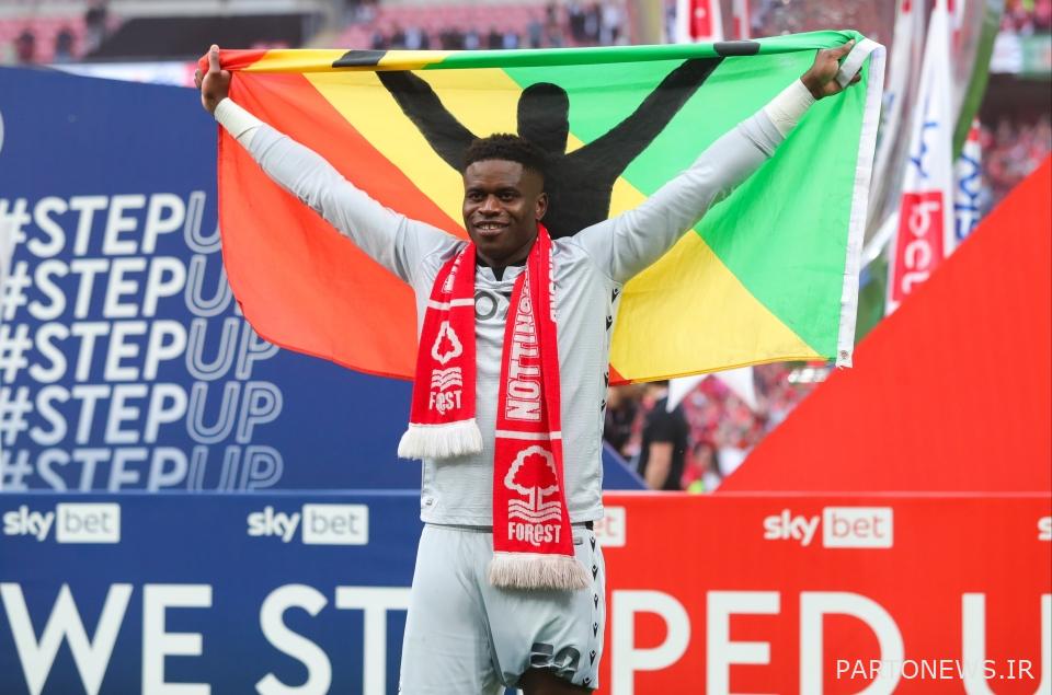 سامبا یک سال از قراردادش با فارست باقی مانده است