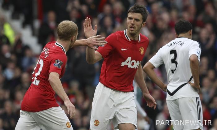 او در حال مطالعه دو نفره سابق منچستریونایتد کریک و اسکولز بوده است