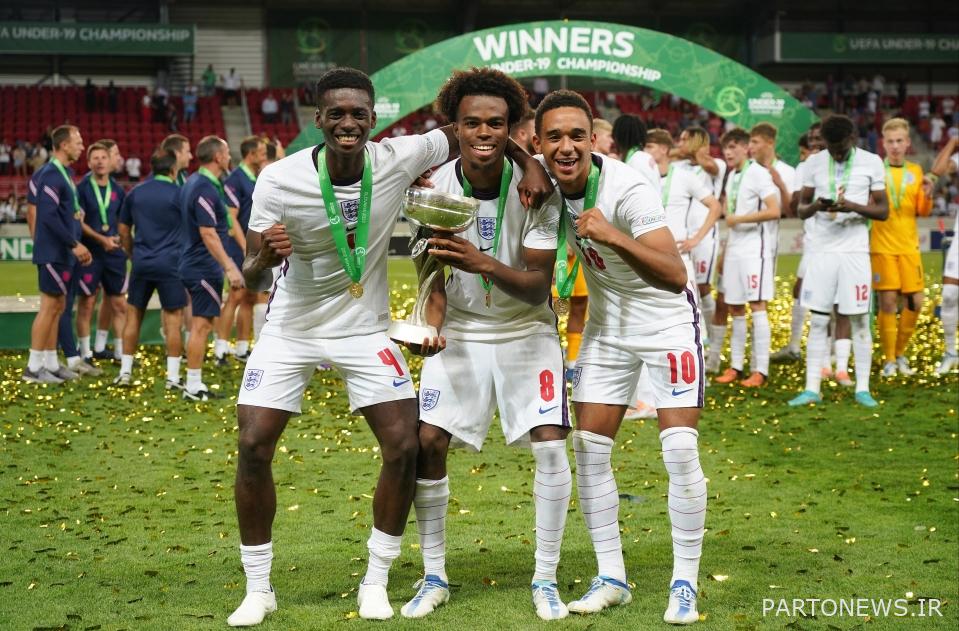 Chukwuemeka (مرکز) در مسابقات قهرمانی اروپا زیر 19 سال انگلیس سه گل به ثمر رساند.