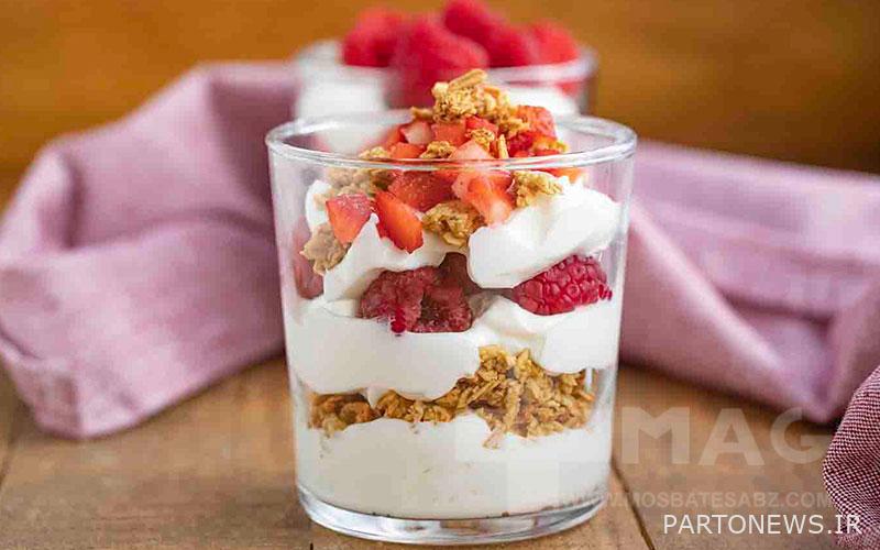 Greek yogurt parfait