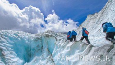 An Iranian rescues an unconscious mountaineer on the peak of Ararat in Turkey