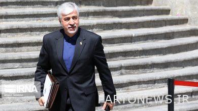 احمدی: به سجادی کمک کنید تا مخروبه‌ای که تحویل گرفته را درست کند