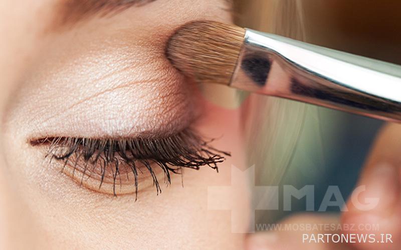 Quick makeup for the workplace