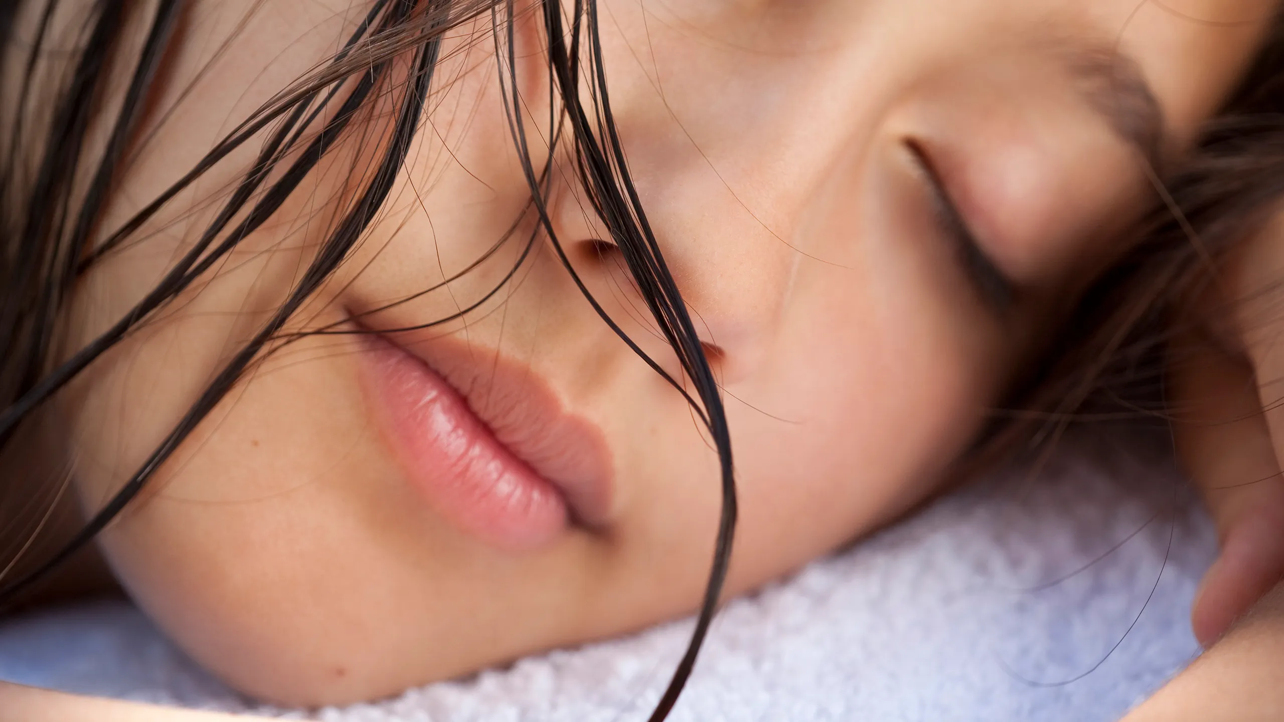Do not sleep with wet hair