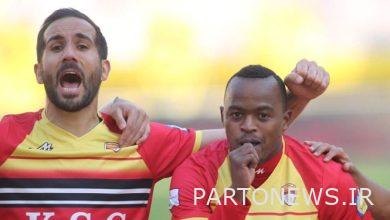 حافة لعبة صهر الحديد والصلب  منصة لاعبي كرة قدم مشهورين