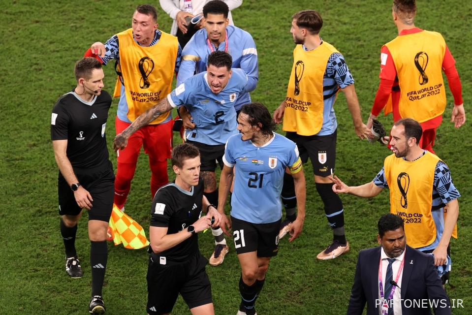 برخی از بازیکنان اروگوئه در پایان از دست داور عصبانی بودند