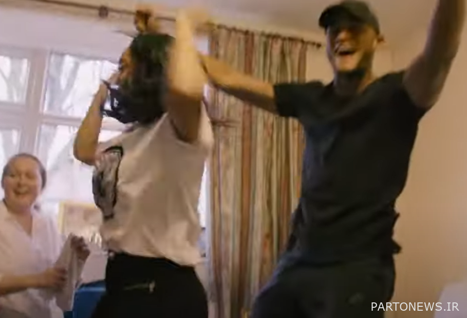 کاپیتان آن زمان من سیتی با همسرش کارلا در مقابل همسرش جشن گرفت