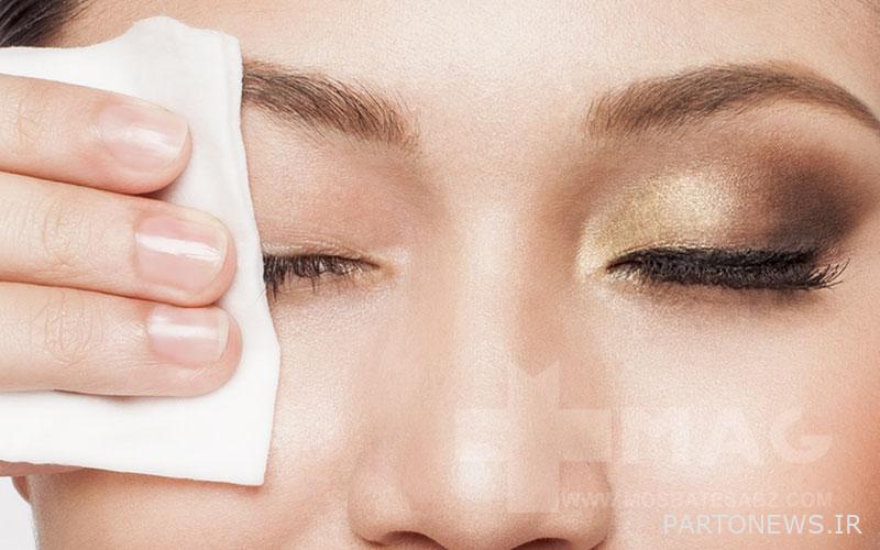 Remove eye makeup