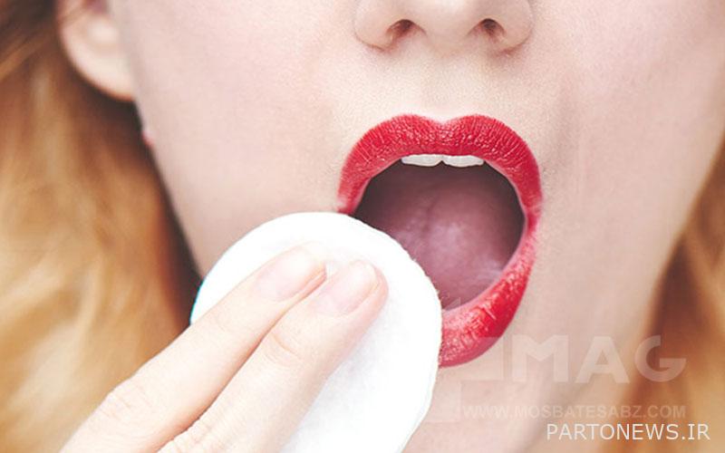 Remove lip makeup