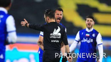Tractor complains to the referee of the match with Esteghlal