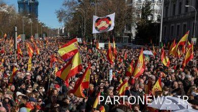 massive demonstrations of the Spanish people against the government; Sanchez is a traitor
