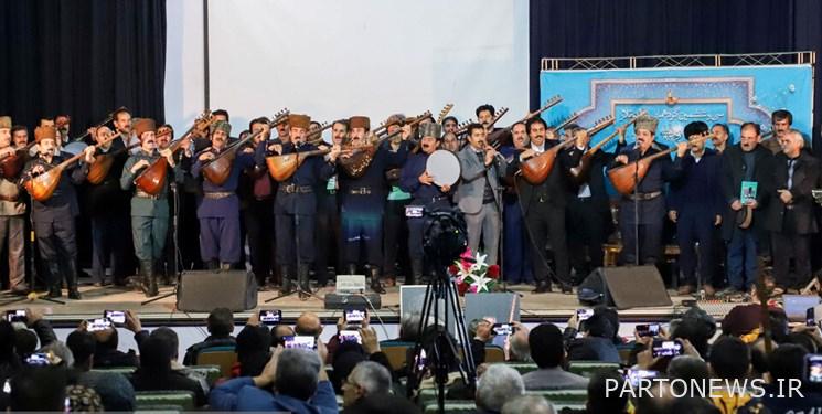 A great gathering of Asheglar lovers of East Azerbaijan was held/gifting of the first-class art badge to a veteran artist+photo
