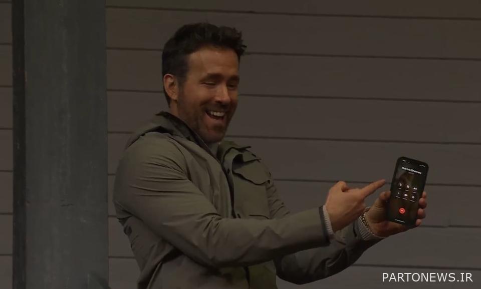 رینولدز قبل از شروع مسابقه با مک‌الهنی تماس گرفت تا فضای پرتحرک در زمین مسابقه را به اشتراک بگذارد.