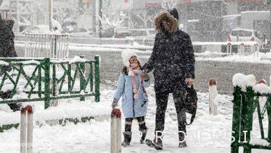 تساقط الثلوج والأمطار في الطريق إلى طهران