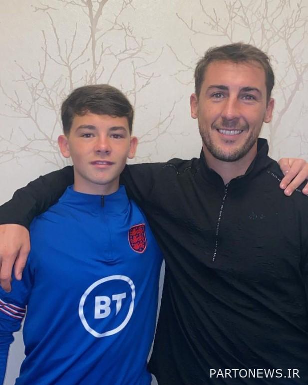 شی 15 ساله برای انگلیس در سطح جوانان بازی می کند