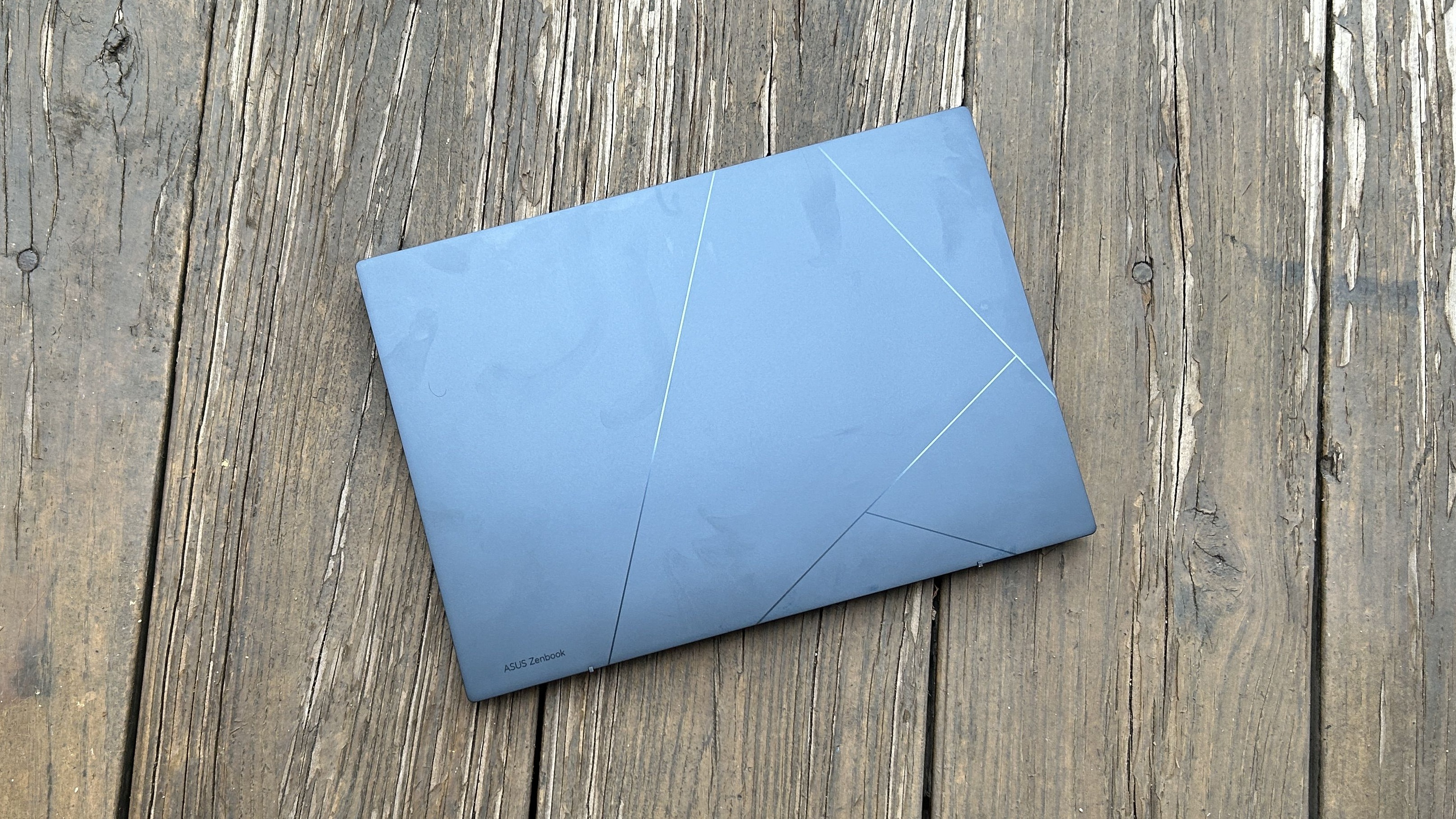 Asus Zenbook 14 (Q409ZA) OLED