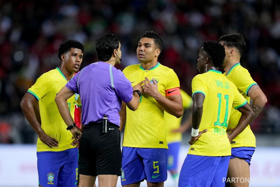 او بخشی از سه تیم میانی بود که در آن کازمیرو از منچستریونایتد و لوکاس پاکتا از وستهم حضور داشتند.