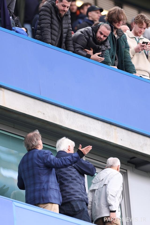 او سپس در گفتگو با هواداران خشمگین دیده شد