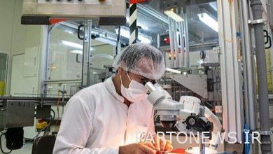 Presenting the national document for the popularization of medical education to the Cultural Revolution Council