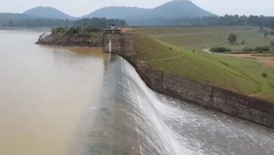 The Indian official drained the water of a dam to recover his phone! + Photo