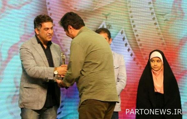 https://teater.ir/uploads/files/1402/khordad-1402/برگزیدگان-جشنواره-ایثار.jpg