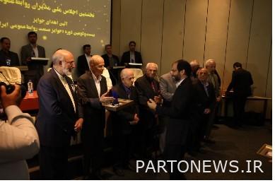 اهدای جایزه ویژه برنامهریزی و مدیریت ارتباطات درون سازمانی به روابط عمومی بانک توسعه تعاون