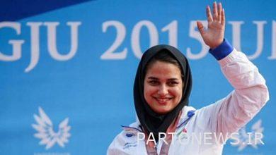 أصبح خمتي وحسيني حاملي علم القافلة الإيرانية في الجامعة