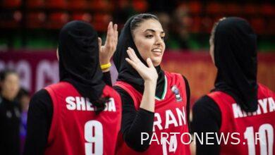 مكافأة بالدولار لأنك أصبحت متأهبة للتصفيات النهائية للسيدات من جيب سكرتير الاتحاد