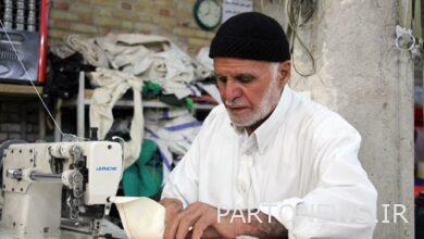 قصة حياة الخياط الذي يقوم "بتزيين" جنازة الإمام الحسين