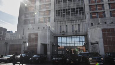پشت دیوارهای MDC — گزارشگر مستقل از واقعیت جدید سام بنکمن-فرید عکس گرفته است