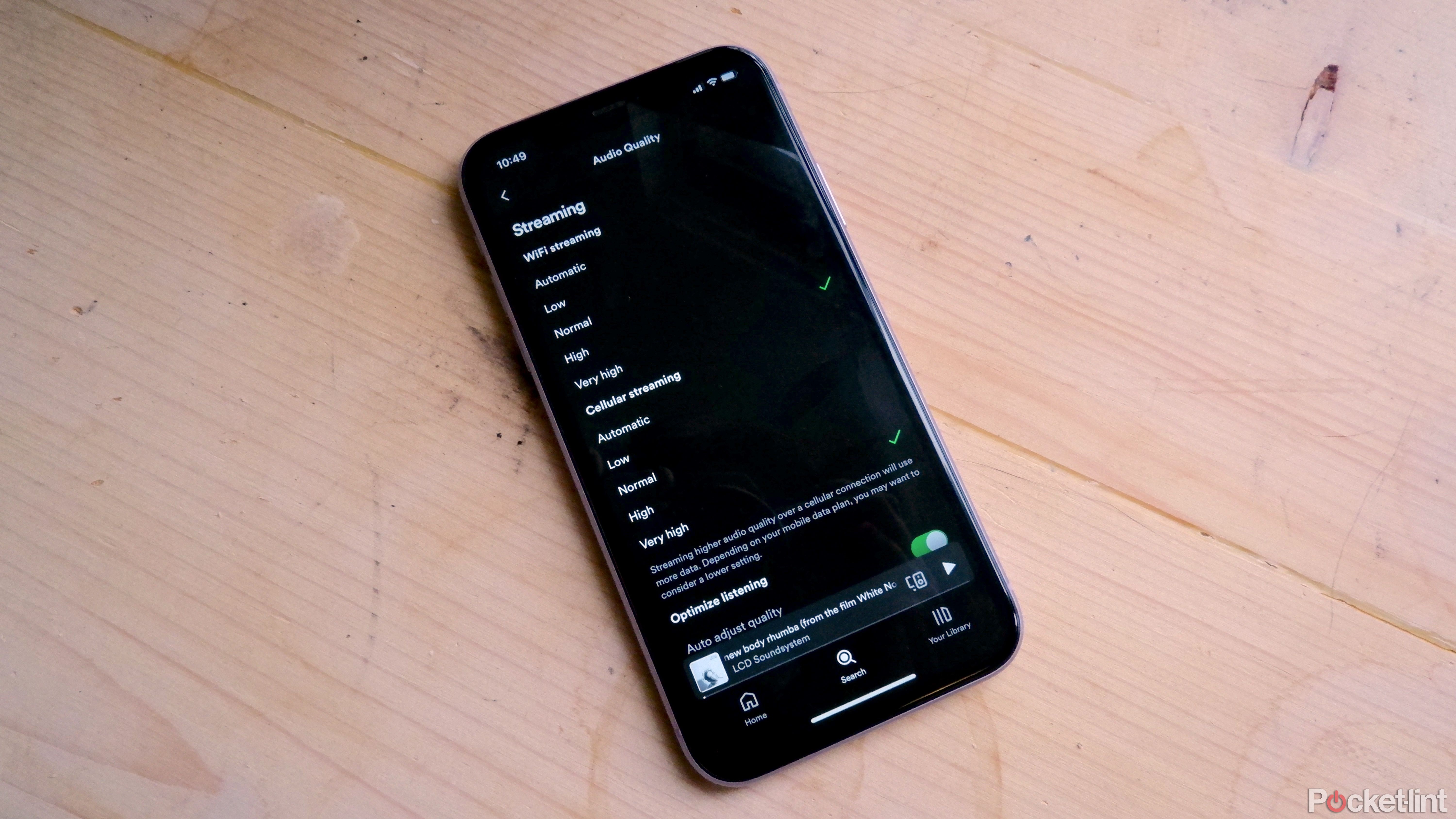 منوی کیفیت پخش جریانی در برنامه Spotify در آیفون.