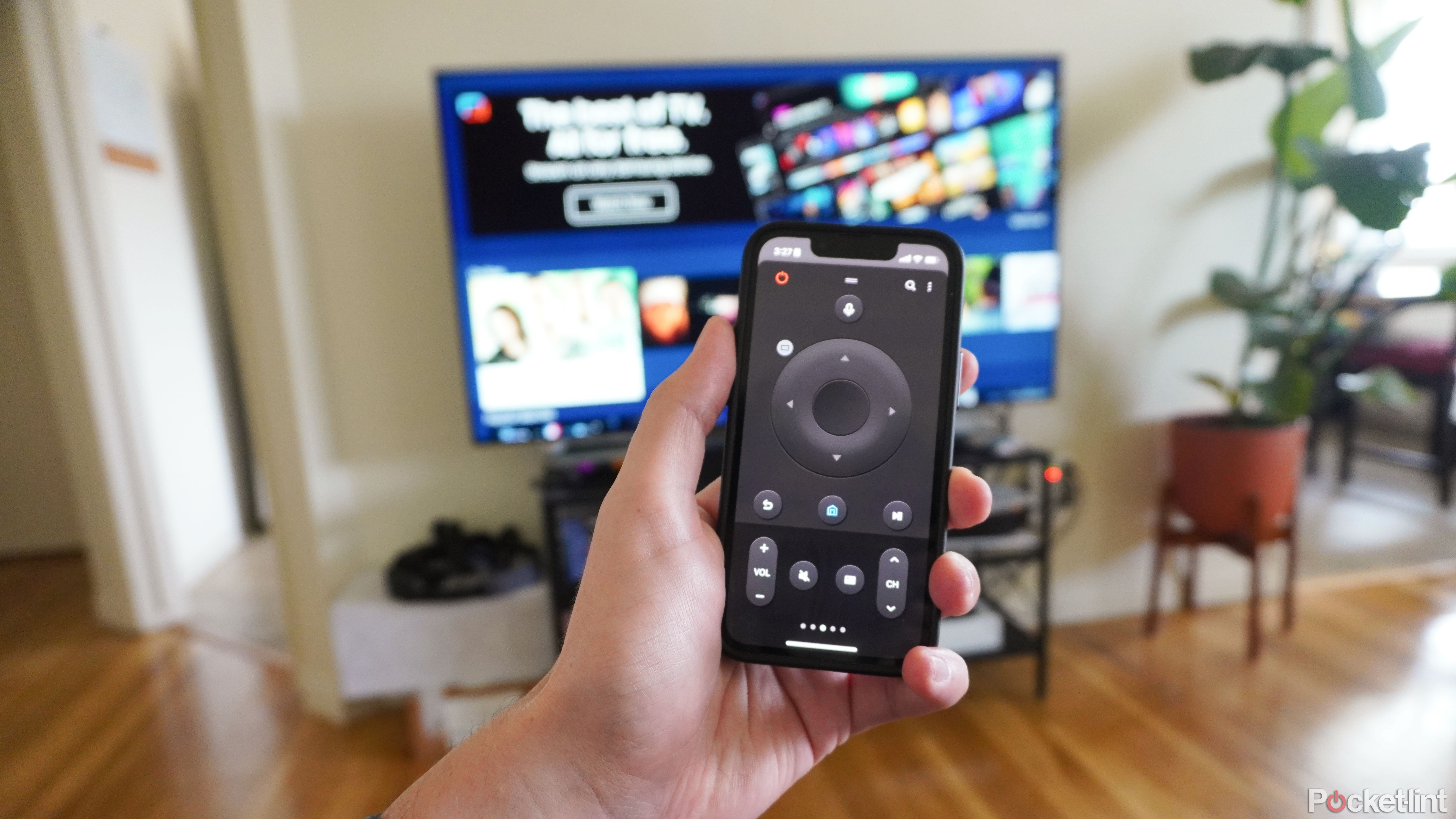 نگه داشتن برنامه SmartThings در مقابل تلویزیون سامسونگ.