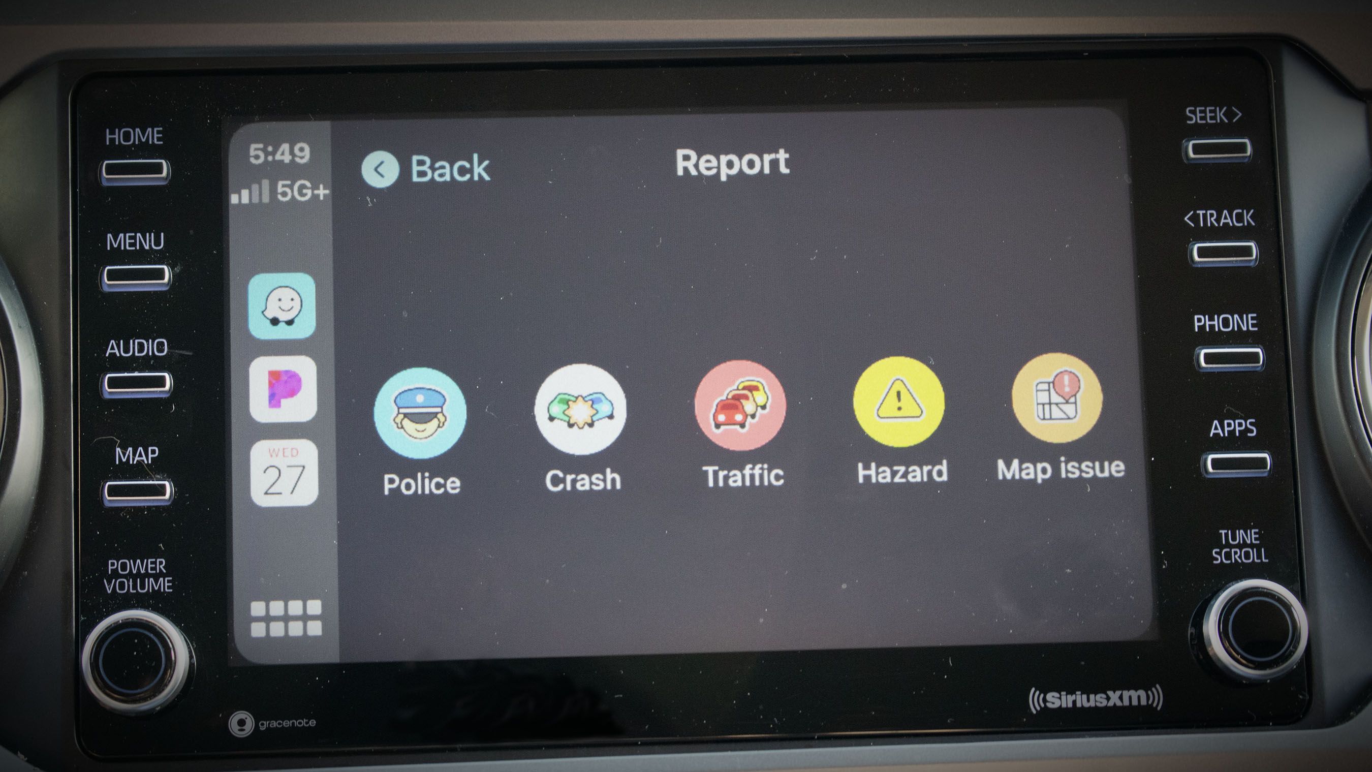 Waze در Apple CarPlay نمایش داده شد