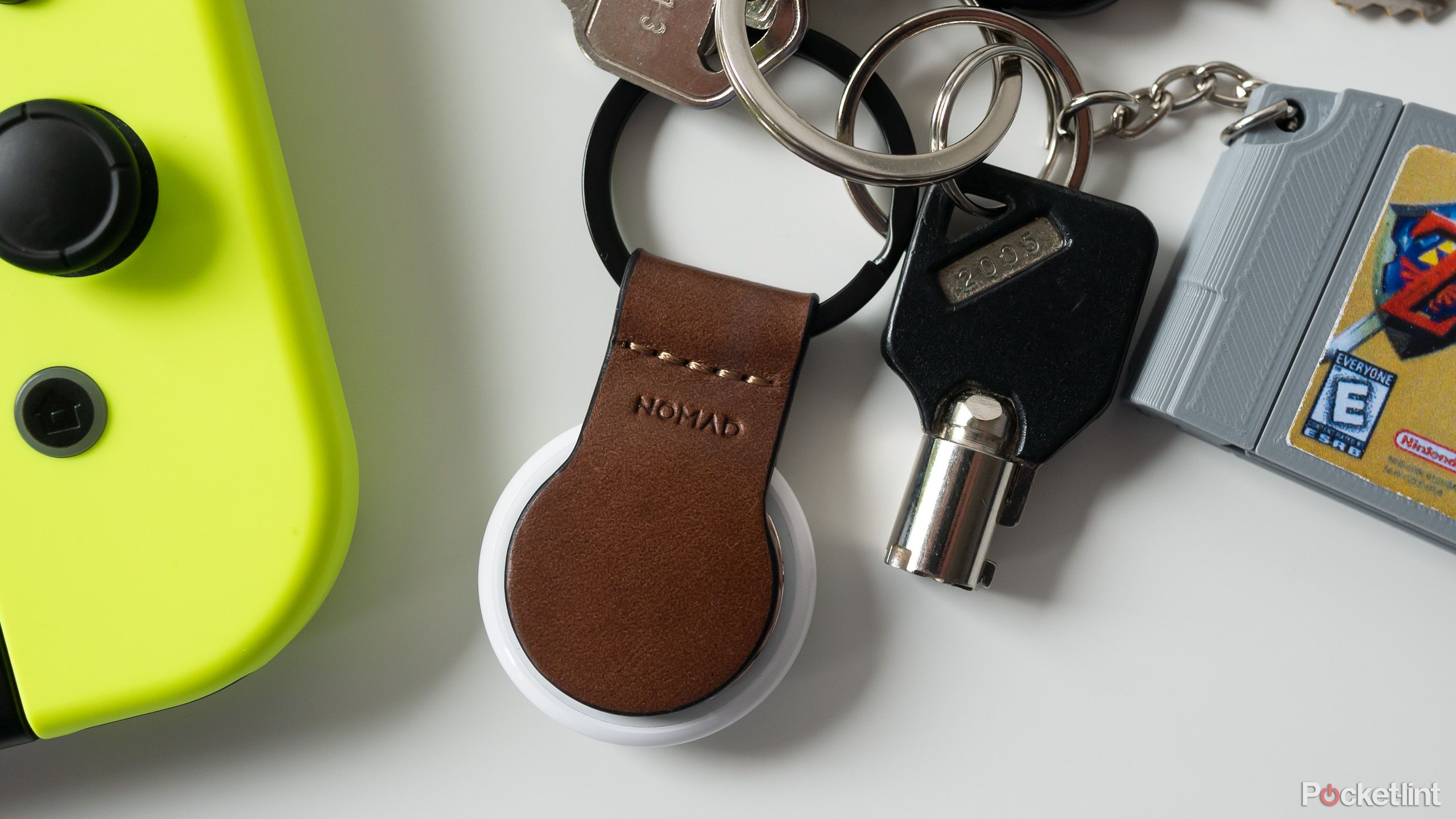 AirTag اپل در کیس Nomad