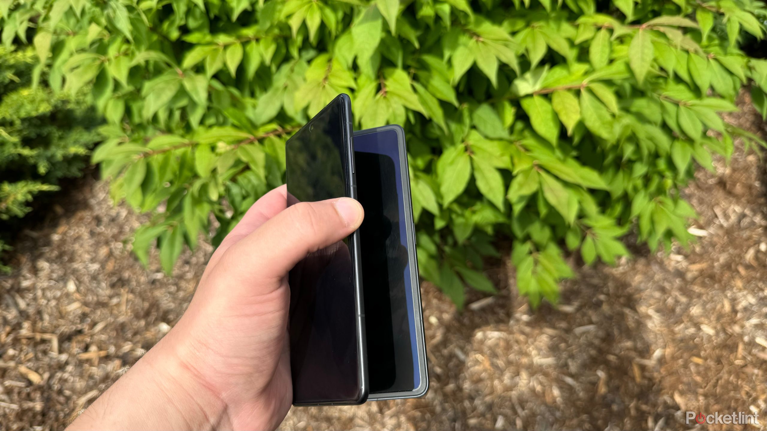 Honor Magic V3 در نیمه باز نگه داشته می شود