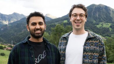 Lightdash founders Hamzah Chaudhary and Oliver Laslett