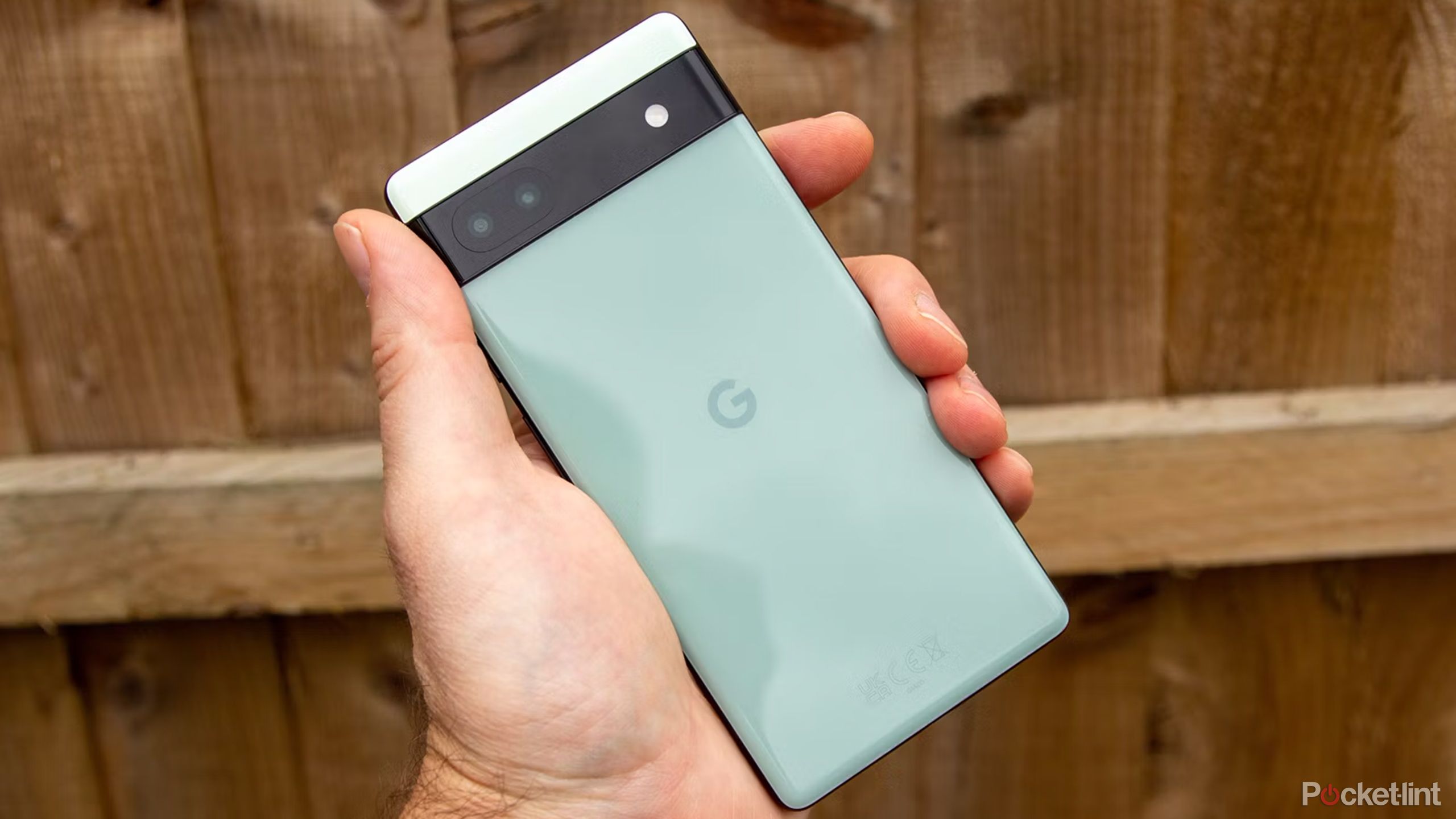 نمای عقب Google Pixel 6a