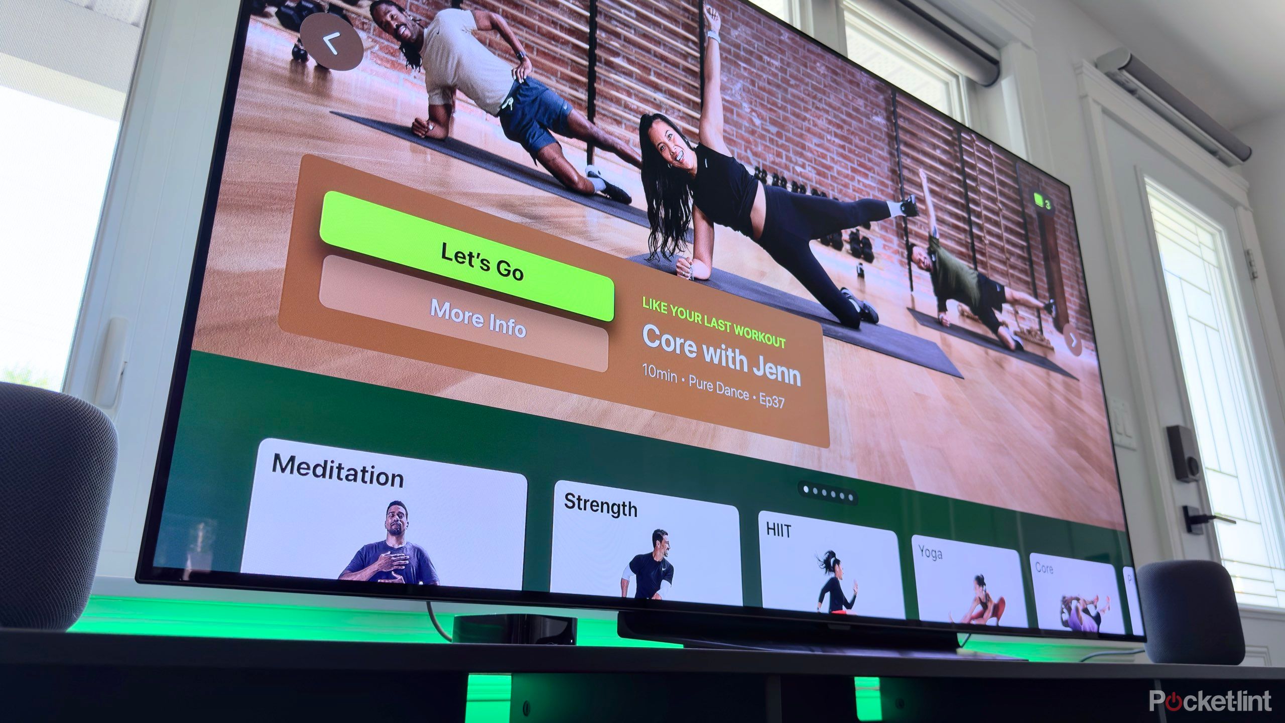 برنامه Apple Fitness+ در تلویزیون.