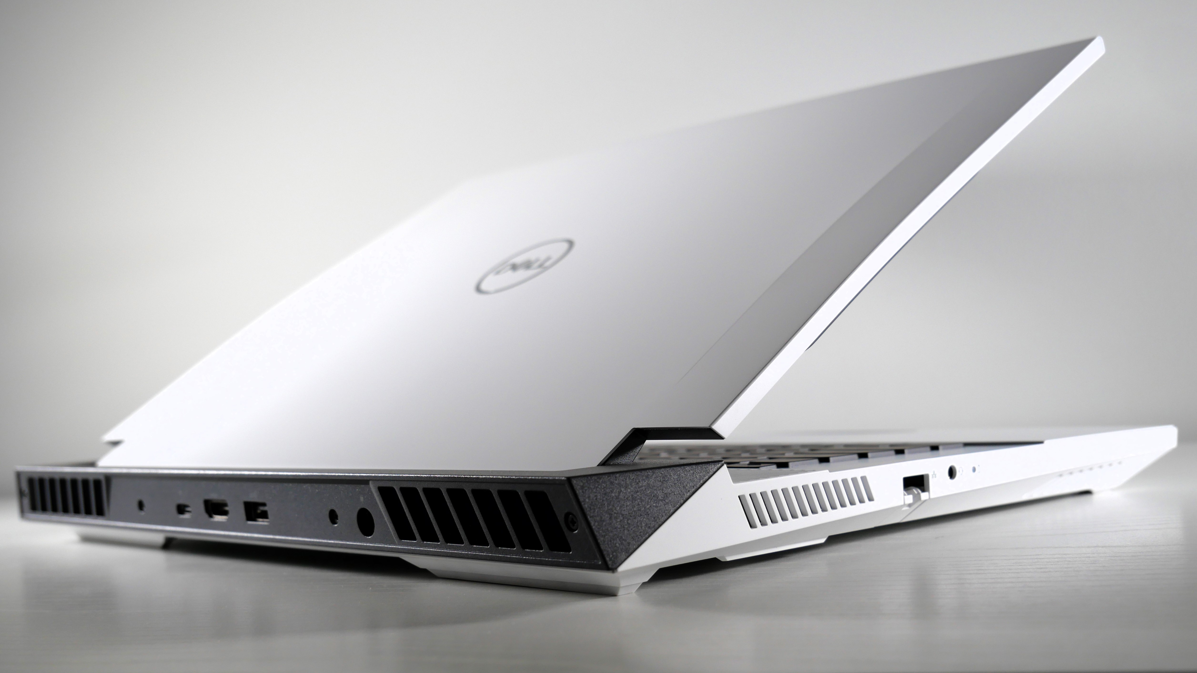 بررسی Dell G16 (7630).