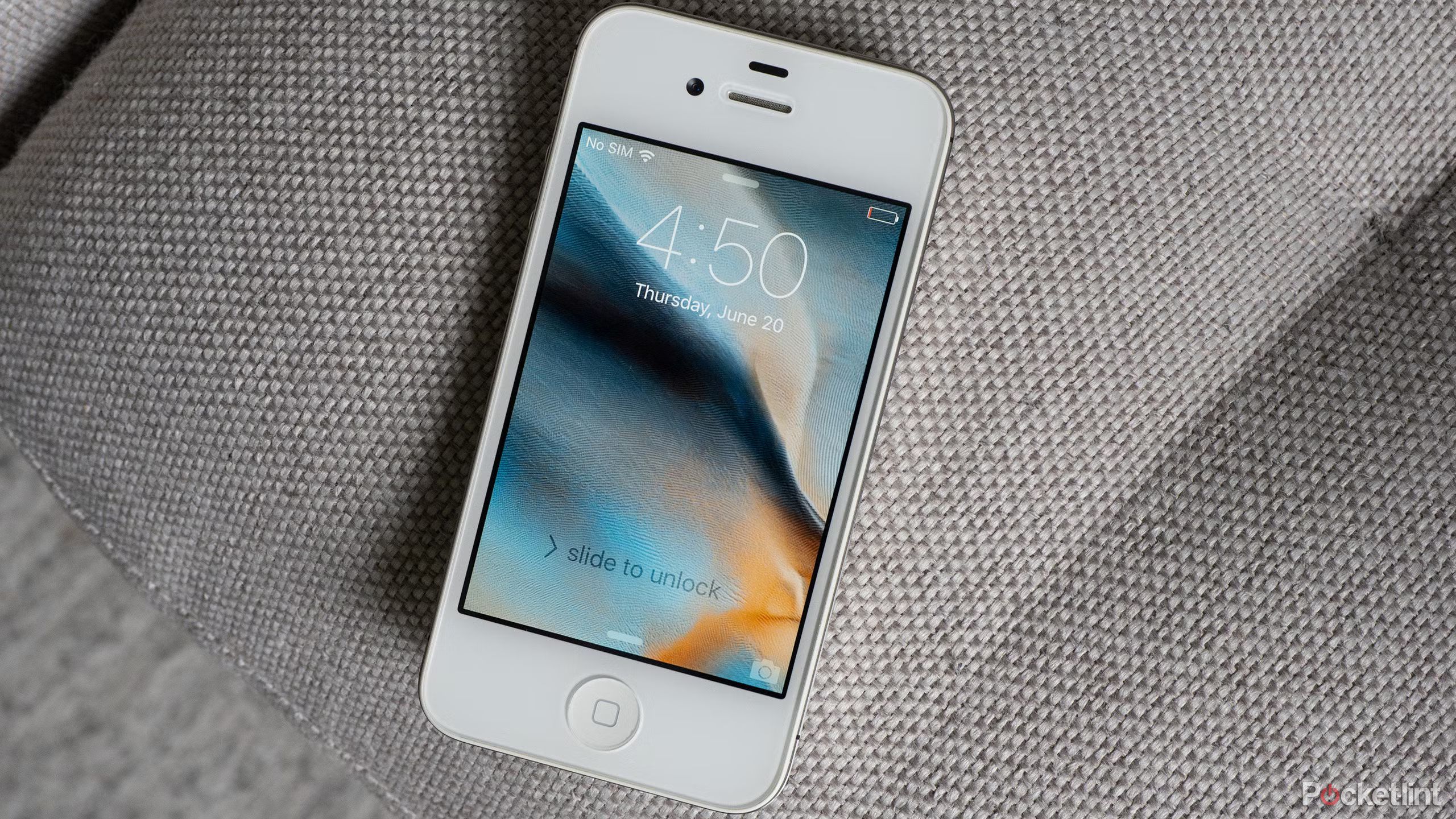 صفحه قفل آیفون 4S. 